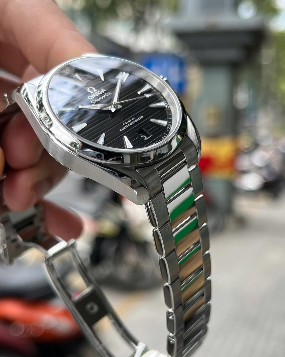 Om_ega Seamaste_r Aqua Terra 150M Co-Axi_al Mast_er Chronometer 41mm