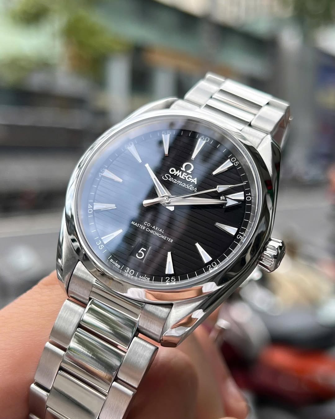 Om_ega Seamaste_r Aqua Terra 150M Co-Axi_al Mast_er Chronometer 41mm