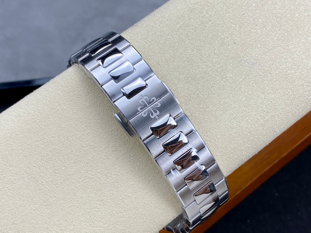 Patek Philippe Nautilus Men's Watch