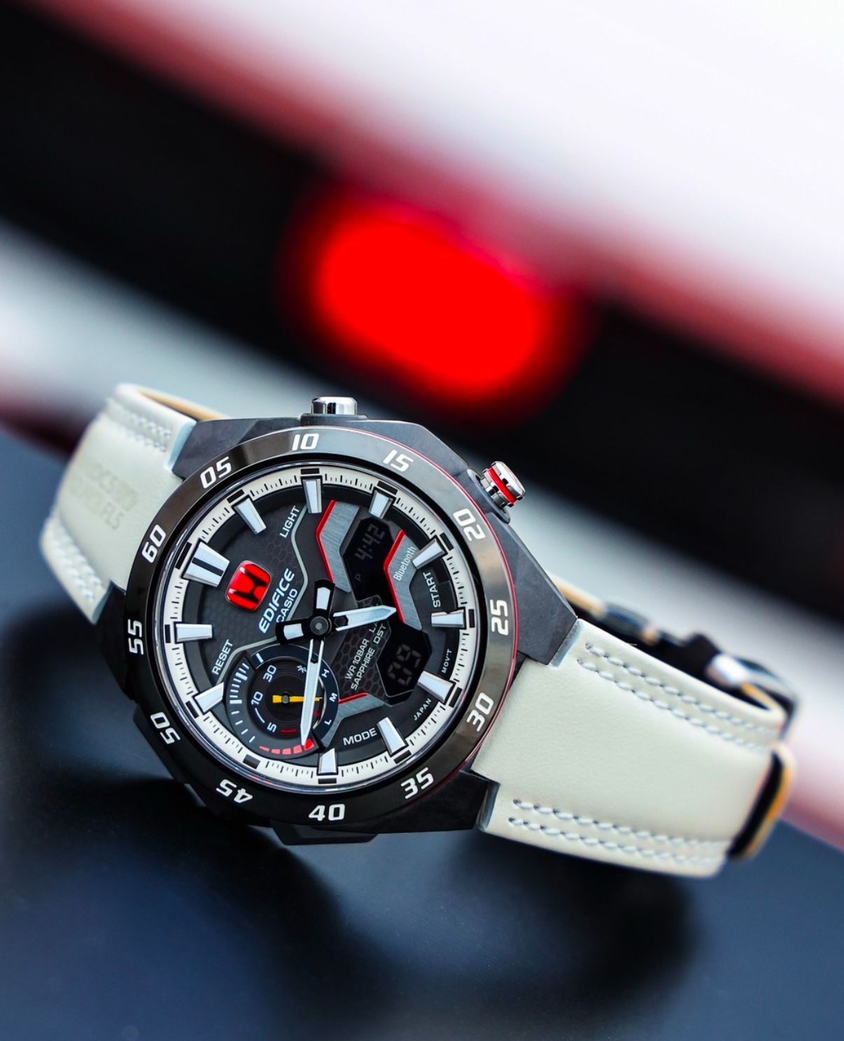 Ca_sio Edifice Men's Watch ECB-2200HTR-1A