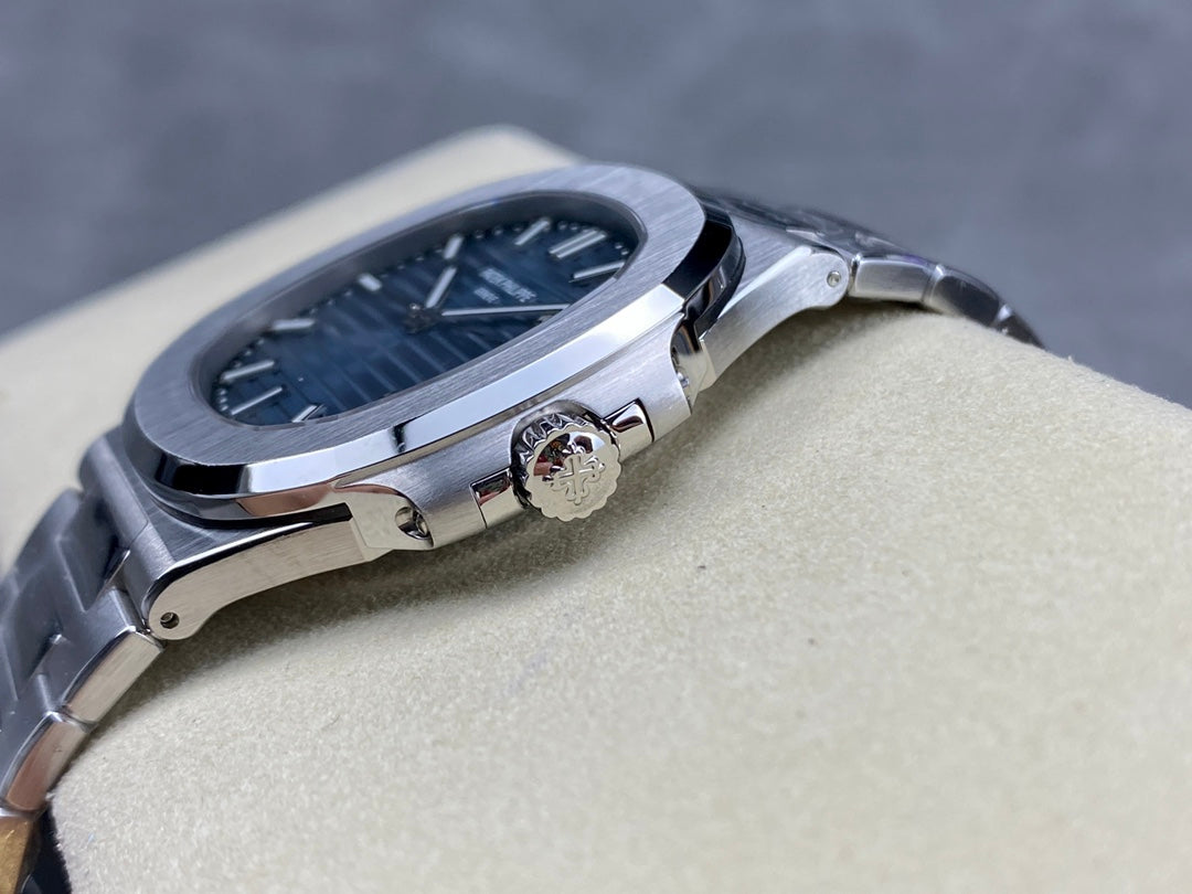 Patek Philippe Nautilus Men's Watch