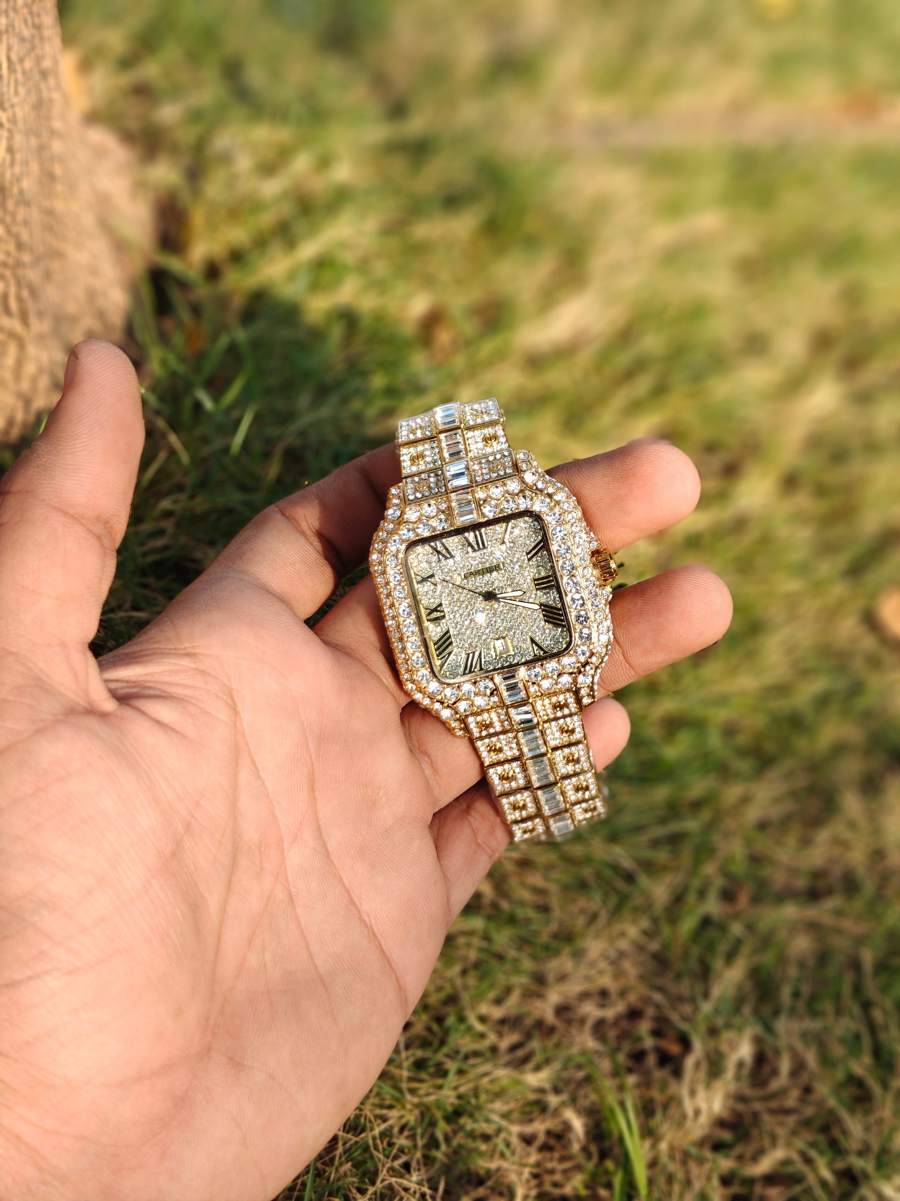 Sandos de Cartier "iced out" Diamond Men's Watch